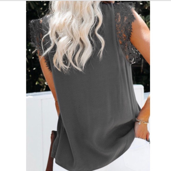 Sleeveless Lace Crochet Top - Picture 3 of 10